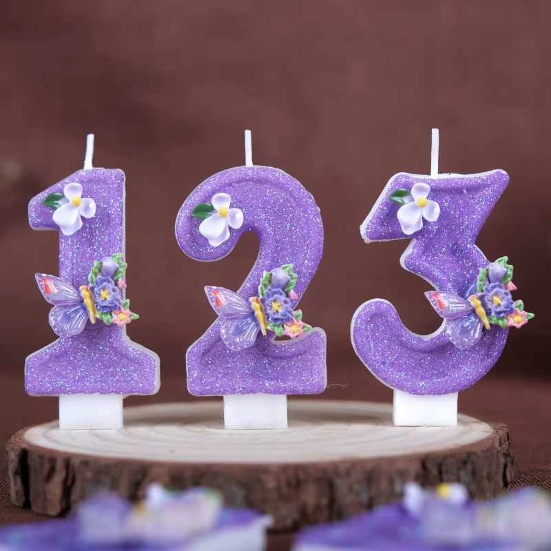 Velas de Aniversário com Números e Borboleta