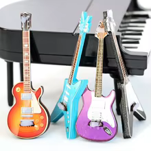 Miniatura Guitarra Casa de Bonecas Thumbnail 4