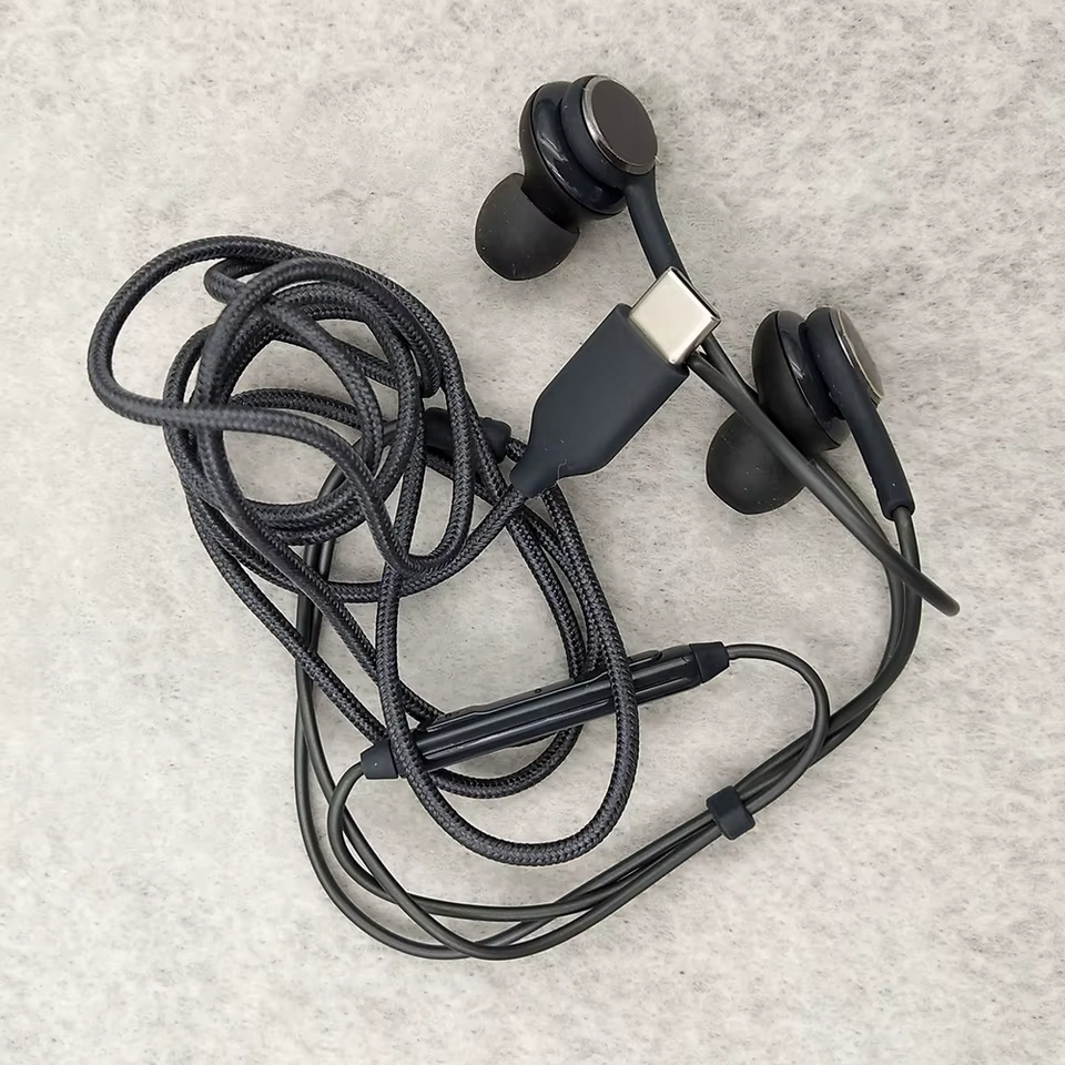 Fone de Ouvido Samsung S25 FE Tipo-C