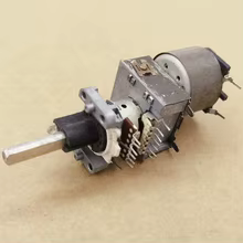 Potenciômetro Motor 121P 100K com Interruptor Thumbnail 3